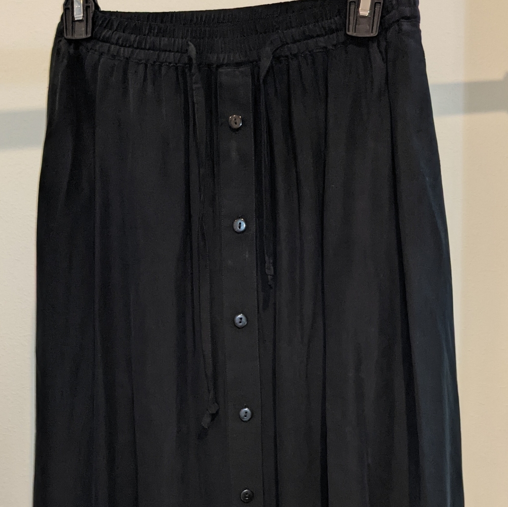 LIZ CLAIBORNE PETITE BLACK SKIRT LONG